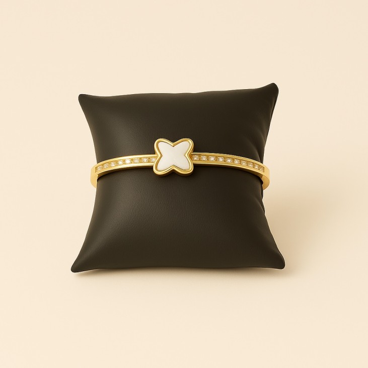 Bracelet ovale étoile blanche plaqué or – Élégance pure