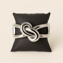 Bracelet homme en cuir noir avec plaque acier gravée d’une ligne de vie. Élégant, symbolique et ajustable à 20,5 cm.