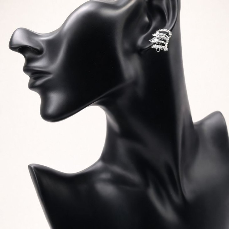 Silver Leaf Earrings – Elegance and Sparkle