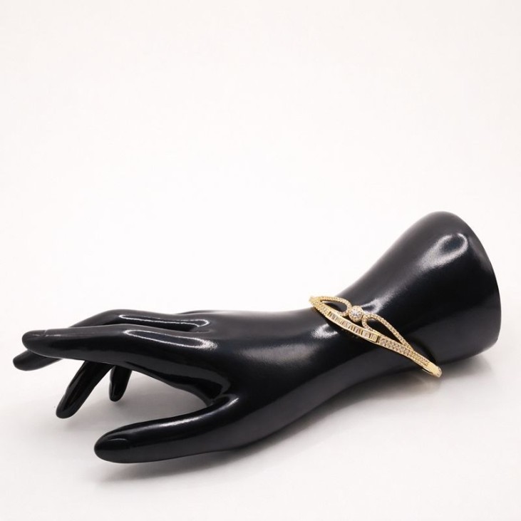 Bracelet Ovale Doré à Strass – Glamour et Éclat