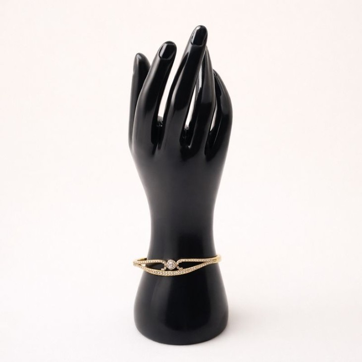 Bracelet Ovale Doré à Strass – Glamour et Éclat