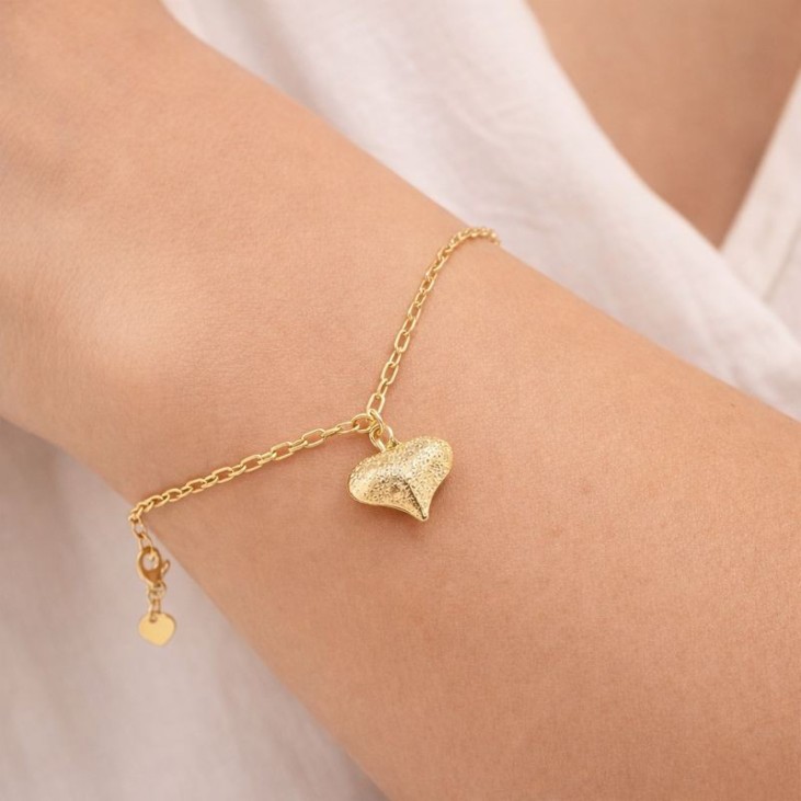 Bracelet Coeur en Plaqué Or - Élégance Artisanale