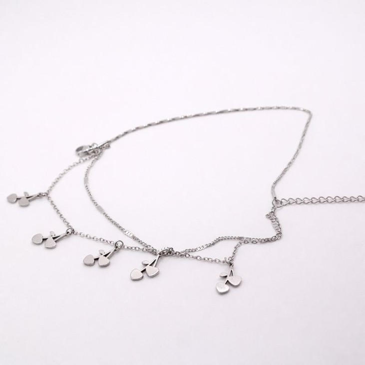 Bracelet argenté à pampilles cerises et chaînes fines