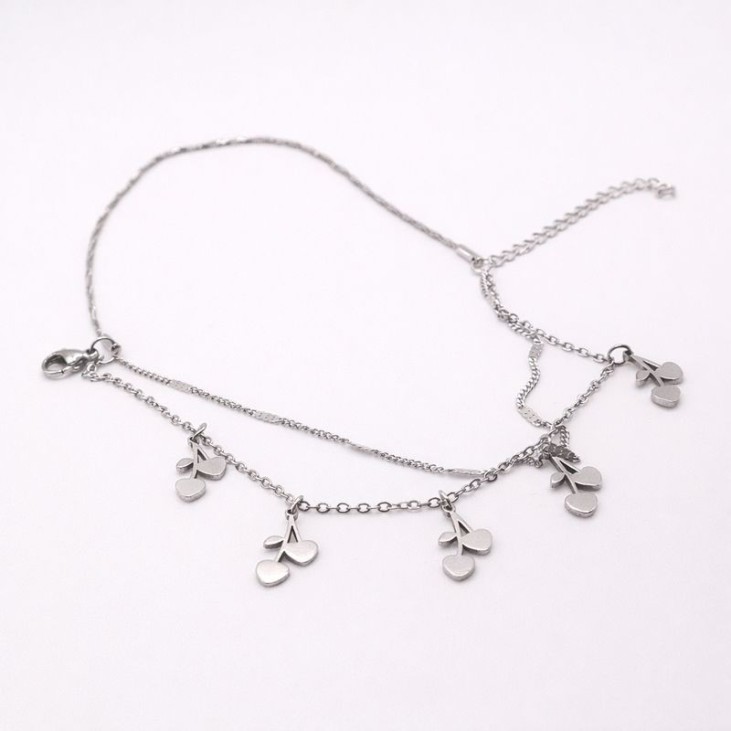 Bracelet argenté à pampilles cerises et chaînes fines